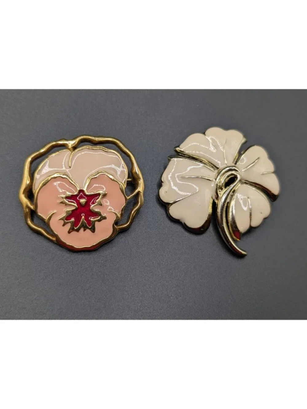 Set of 2 Flower Enamel Pins/Brooches Pink White Gold-tone Feminine Spring Summer